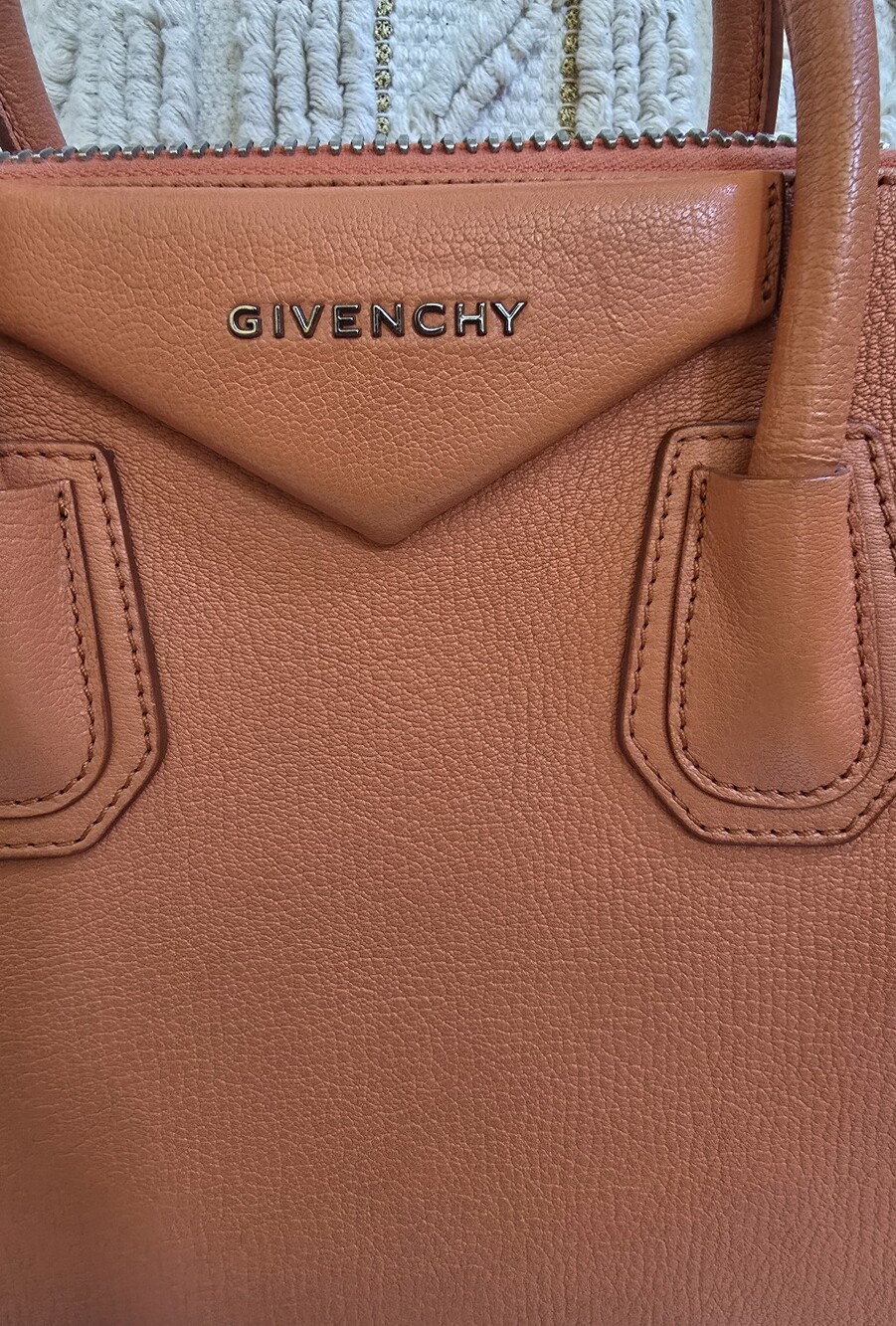 Givenchy Orange  Antigona Shoulder Bag  Goatskin Leather. - Picture 2 of 16